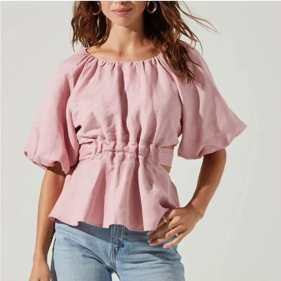 NWOT Astr The Cora cut out Top in pink / blush size M - Picture 6 of 12